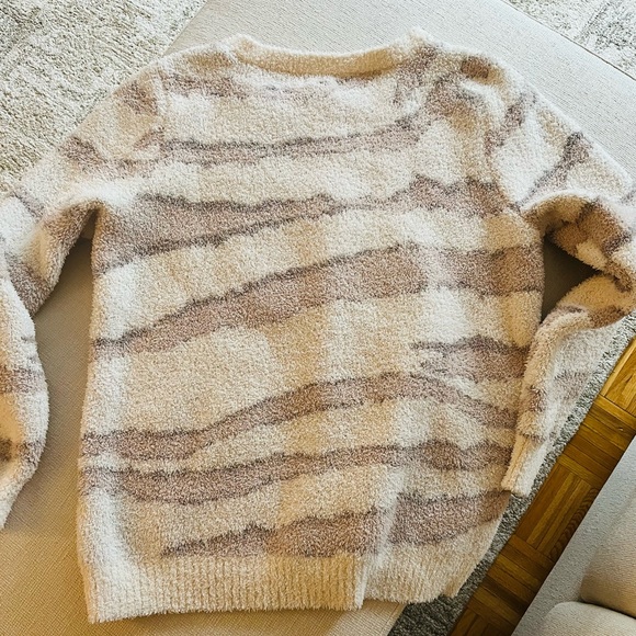 Barefoot Dreams Cozy Chic sweater - Picture 3 of 3